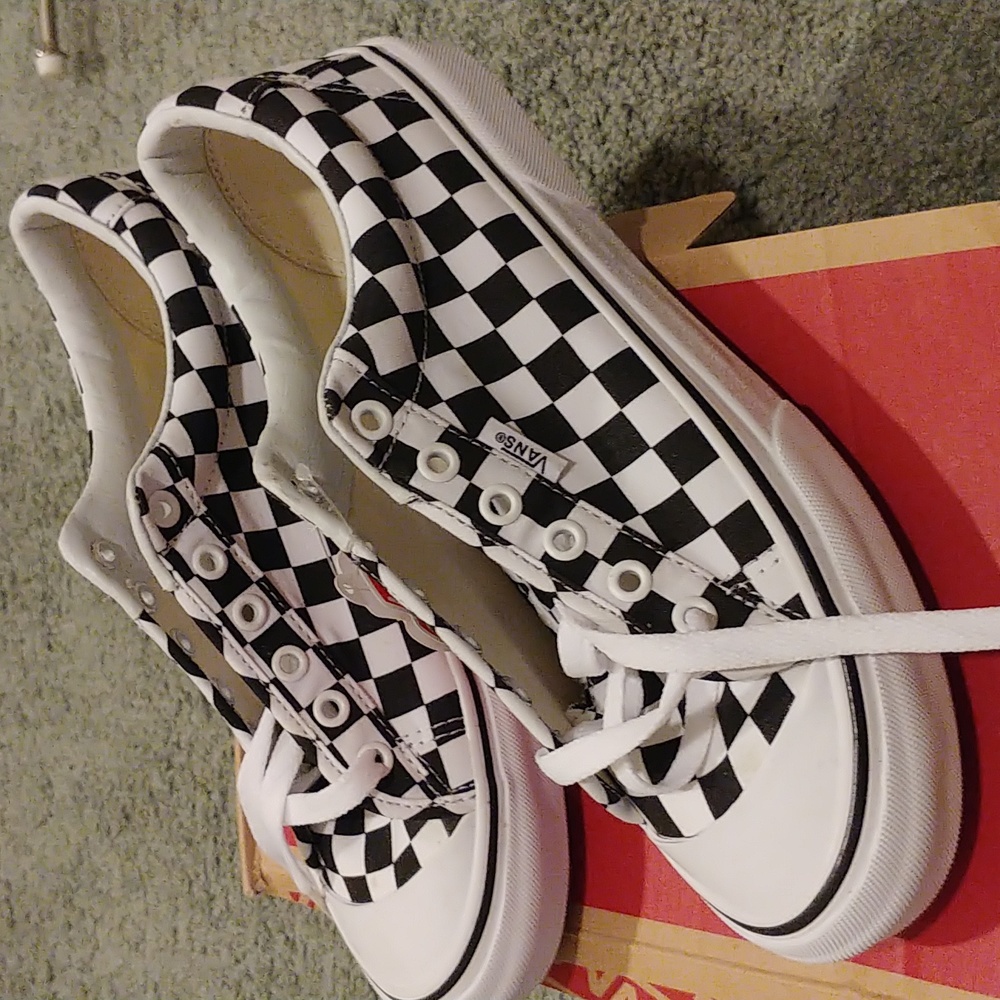 women's new checker board vans 8.5